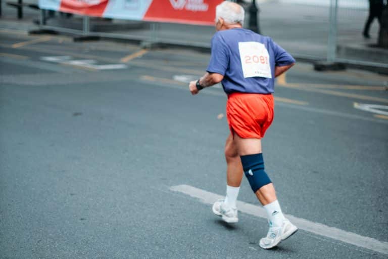 Waarom sporten en bewegen zo belangrijk is voor ouderen